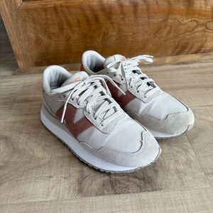 New Balance Women’s 237 Sneakers Size 8